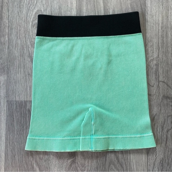 New Mineral Washed Ribbed Seamless High Rise Shorts in Mint - Picture 1 of 5